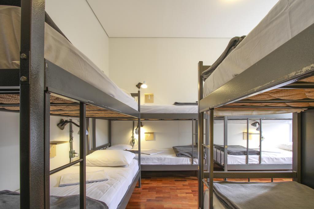 Albergue Brick *